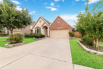 16835 Whighams Place, House other with 4 bedrooms, 3 bathrooms and null parking in Richmond TX | Image 2