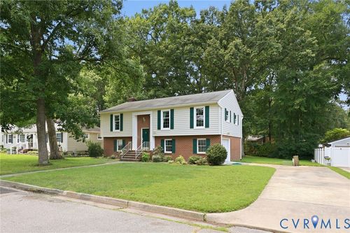 121 Huntington Rd, Colonial Heights, VA, 23834-2127 | Card Image