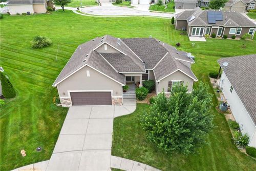 304 Alexander Creek Ct, Raymore, MO, 64083-7109 | Card Image