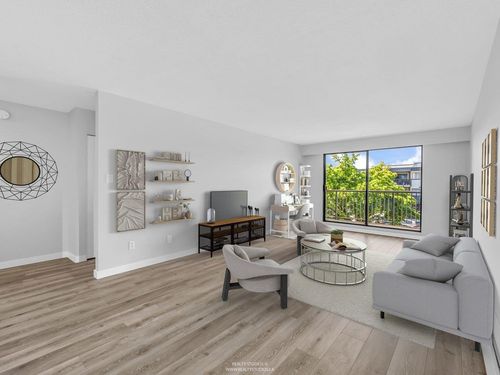 106-252 W 2nd St, North Vancouver, BC, V7M1C8 | Card Image