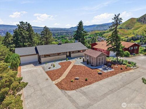 2511 Lester Rd, Wenatchee, WA, 98801-2419 | Card Image