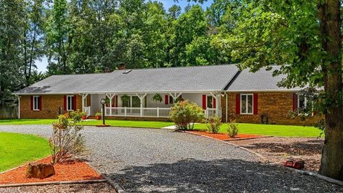 5052 Foxburrow Rd, Greensboro, NC, 27406-9732 | Card Image