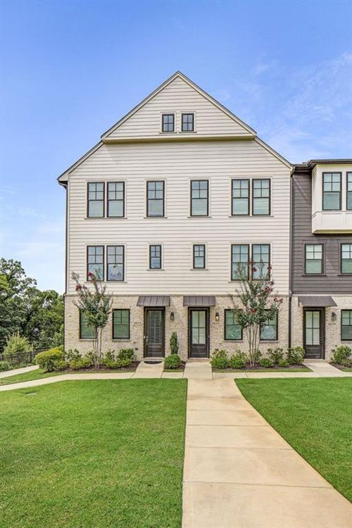 6643 Beacon Dr, Atlanta, GA, 30328-2984 | Card Image