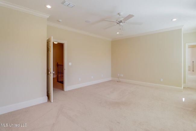 Upstairs bedroom suite | Image 40