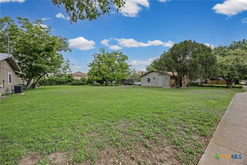 1209 Barbara Dr, San Marcos, TX, 78666-8015 | Card Image