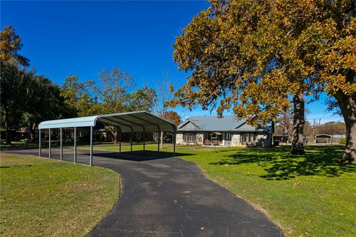 409 W Morgan St, Franklin, TX, 77856-4867 | Card Image