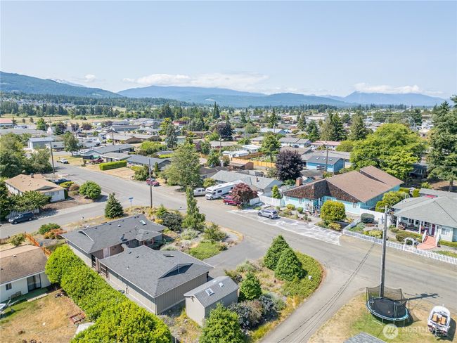 702 E Alder St, House other with 2 bedrooms, 2 bathrooms and 1 parking in Sequim WA | Image 33