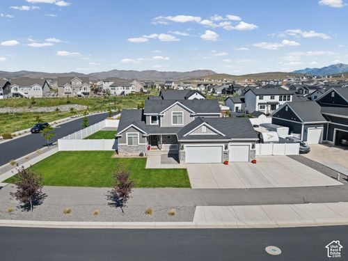 1377 E Erickson Knoll Ln, Eagle Mountain, UT, 84005-5697 | Card Image