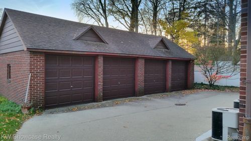 apt-4-665 Bloomfield Ct, Birmingham, MI, 48009-1397 | Card Image