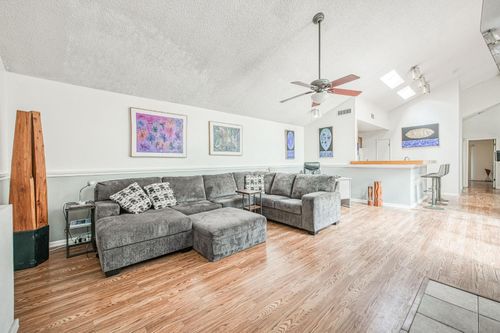 345 Sylmar Ave, Clovis, CA, 93612-0763 | Card Image