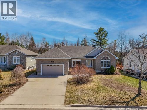 241 Summerhill Row, Fredericton, NB, E3G0C5 | Card Image