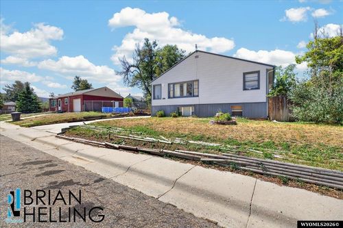1258 Fenway St, Casper, WY, 82601-4190 | Card Image