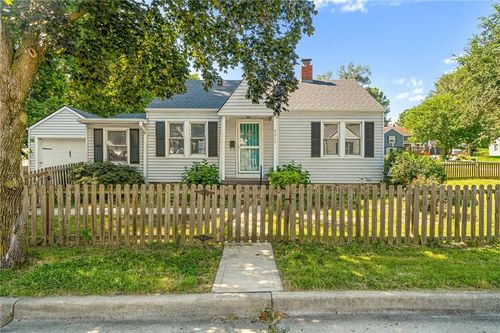 4315 Sunrise Dr, Kansas City, MO, 64123-1251 | Card Image