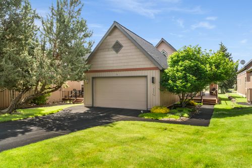 1825 Cinnamon Teal Dr, Redmond, OR, 97756-8374 | Card Image