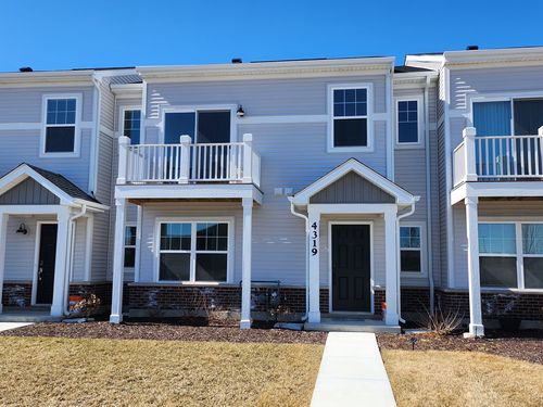 4319 Chelsea Manor Cir, Aurora, IL, 60504-3275 | Card Image