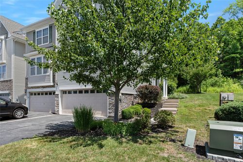 412 Hawthorn Way, New Windsor, NY, 12553-4792 | Card Image
