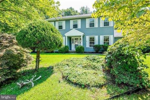 2019 Wall Ave, Burlington, NJ, 08016-3617 | Card Image