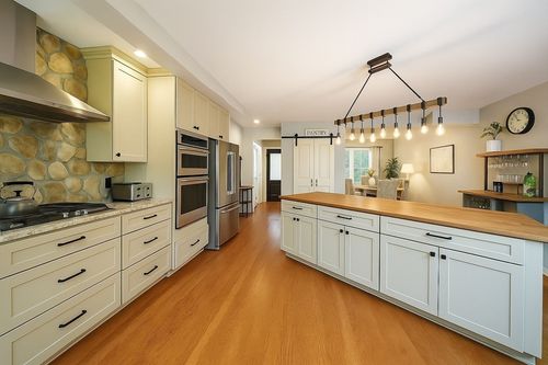 114 Country Club Way, Kingston, MA, 02364-4121 | Card Image