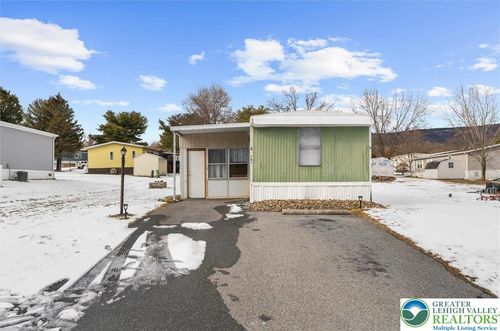 161 Windsor St, WALNUTPORT, PA, 18088-9221 | Card Image