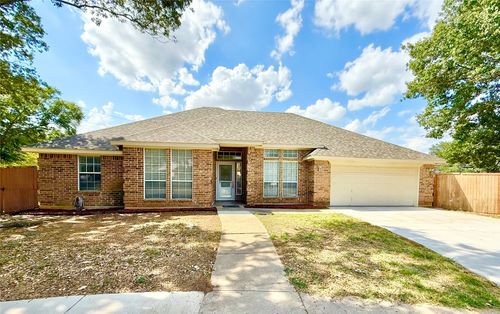 2201 Greendale Ct, Bedford, TX, 76022-7791 | Card Image