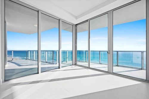 h1703-3100 N Ocean Dr, Riviera Beach, FL, 33404-3214 | Card Image