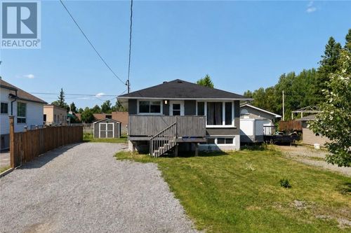 2116 Mildred St, House with 6 bedrooms, 2 bathrooms and null parking in Sudbury ON | Card Image