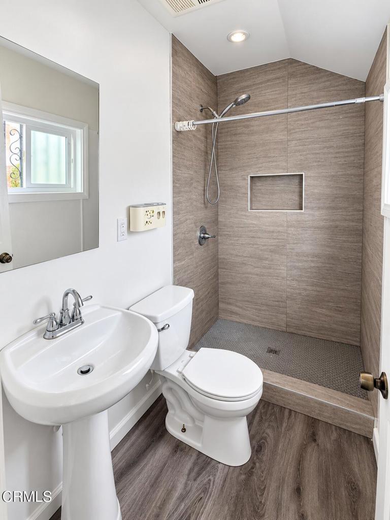 Residential Lease in Los Angeles 4
