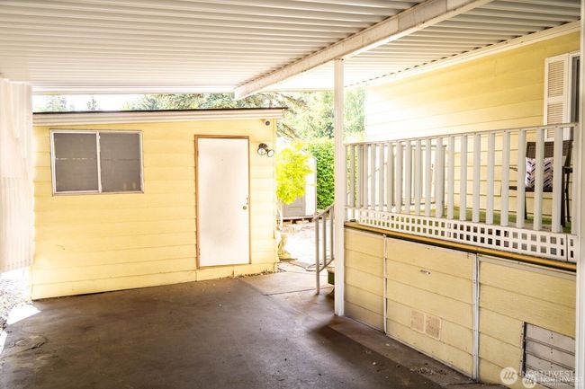Lots of space and extra shed for yard tools | Image 10