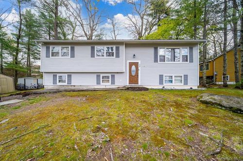17 Chester St, Rock Hill, NY, 12775-6105 | Card Image