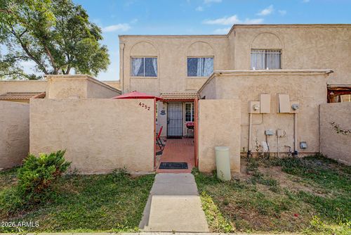 4252 N 68th Ln, Phoenix, AZ, 85033-3209 | Card Image