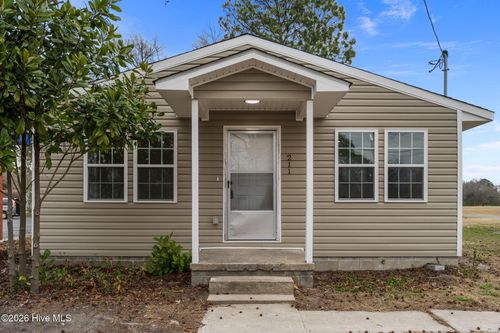 211 S Jackson St, Beulaville, NC, 28518-6797 | Card Image