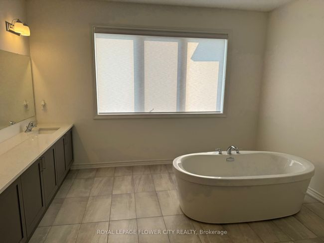 32 Twinleaf Cres, House other with 5 bedrooms, 5 bathrooms and 6 parking in Tottenham ON | Image 16