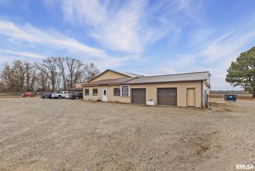 7928 Us Highway 50, Iuka, IL, 62849-1746 | Card Image