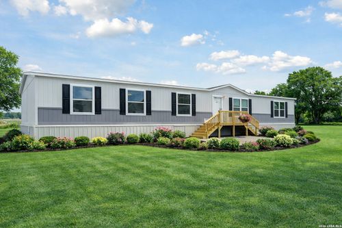 200 Lolita Dr, Lytle, TX, 78052-3944 | Card Image