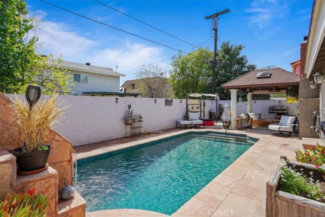 19942 Blythe St, House other with 4 bedrooms, 2 bathrooms and 2 parking in Winnetka CA | Image 17