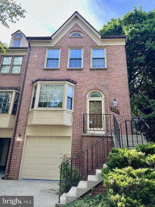 311 Lynn Manor Dr, Rockville, MD, 20850-4427 | Card Image