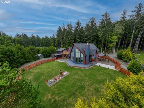 810 Sw Wakeetum St, Waldport, OR, 97394 | Card Image