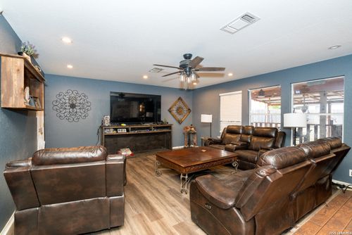 10126 Cedarcliff, San Antonio, TX, 78245-1167 | Card Image