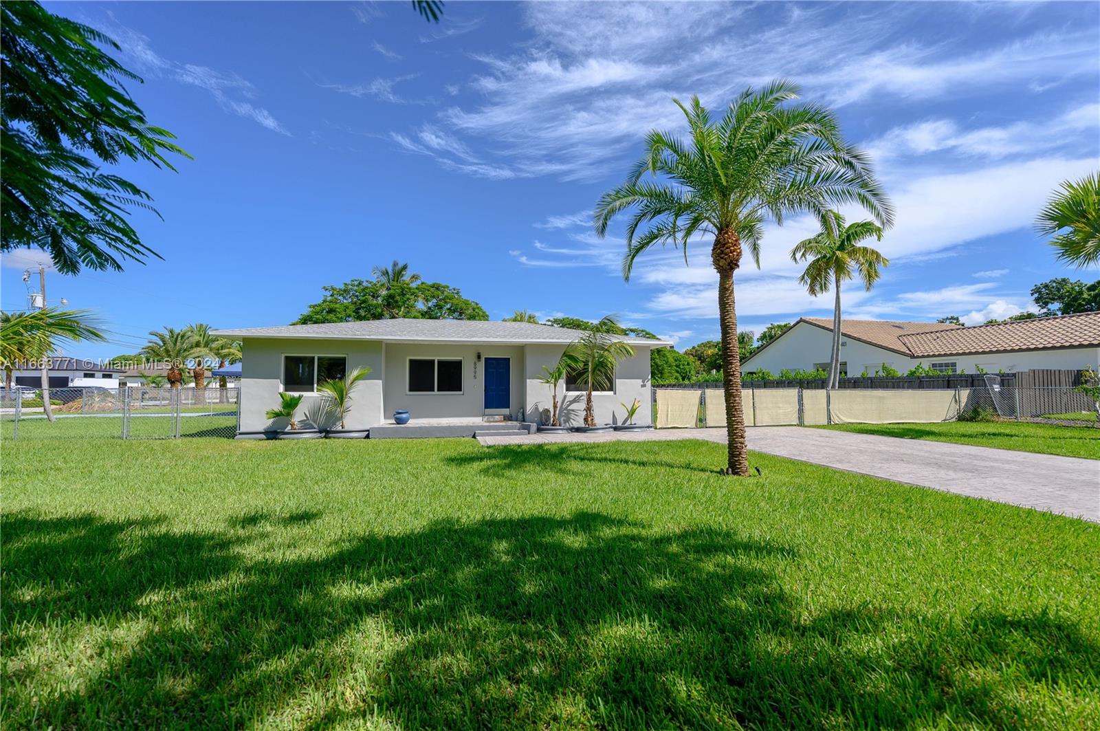 158th St, Palmetto Bay, FL 33157