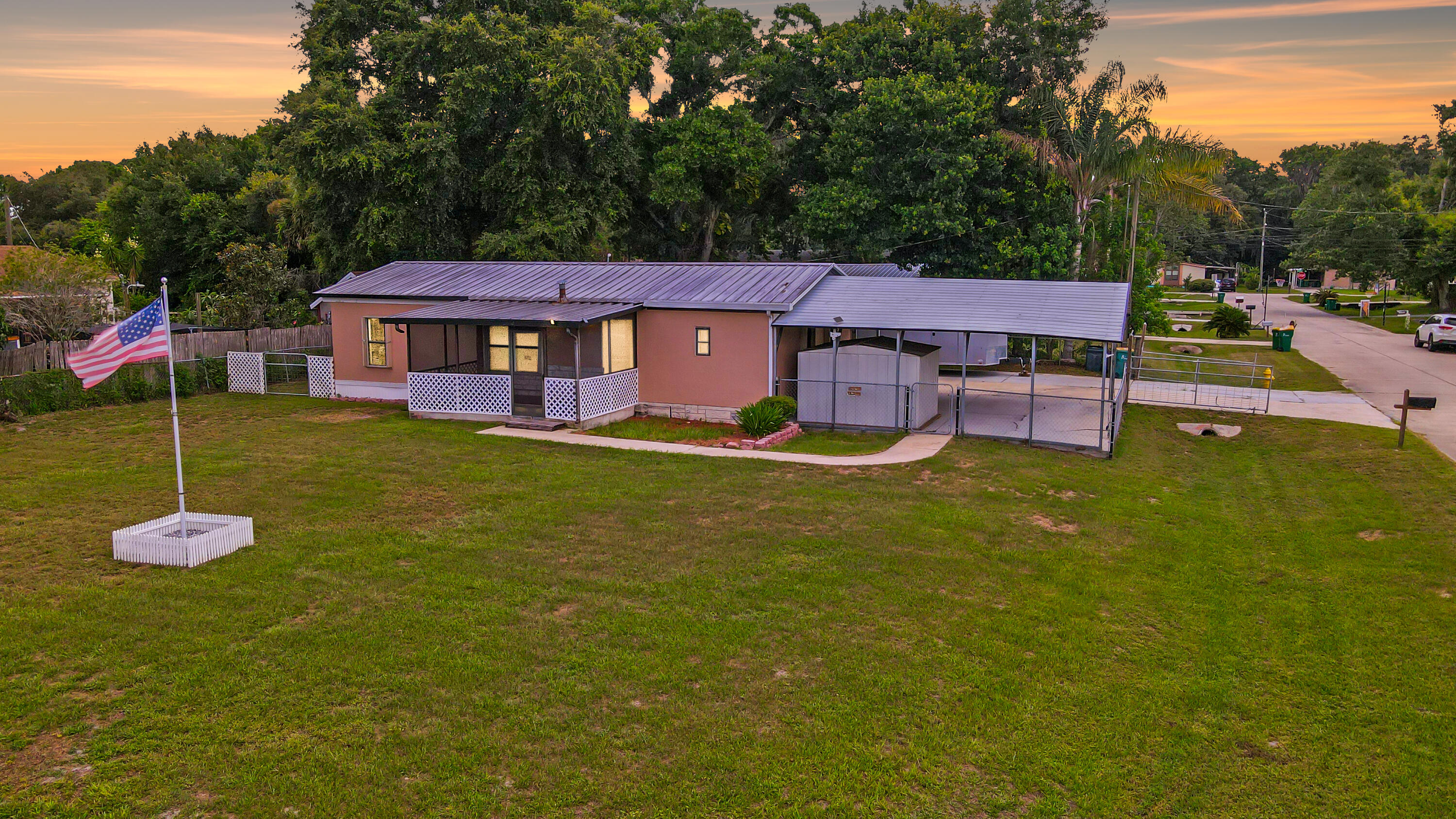 Estrada Ln, Mims, FL 32754