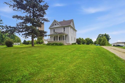 1224 240th St, Waverly, IA, 50677-9220 | Card Image