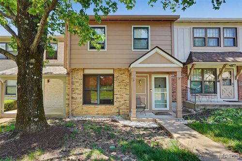2431 Hidden Meadow Ln, Ballwin, MO, 63021-5840 | Card Image