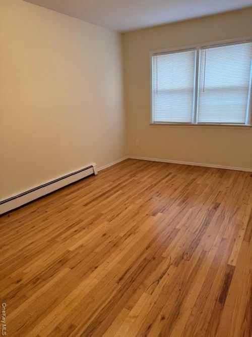 13004 97th Ave, South Richmond Hill, NY, 11419-1516 | Card Image