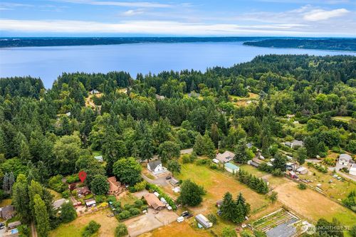 18115 Beall Rd Sw, Vashon, WA, 98070-5319 | Card Image