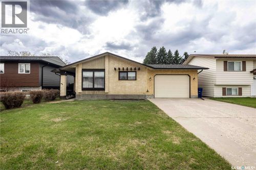 466 Smith Cres, Saskatoon, SK, S7M5A1 | Card Image