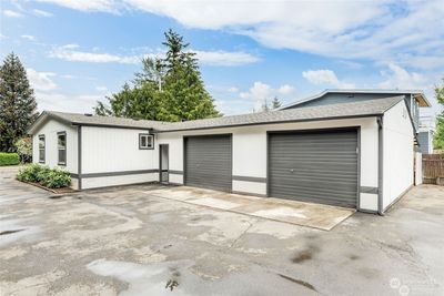 2 Car Garage | Image 1