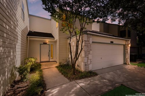 8548 Echo Creek Ln, San Antonio, TX, 78240-4976 | Card Image