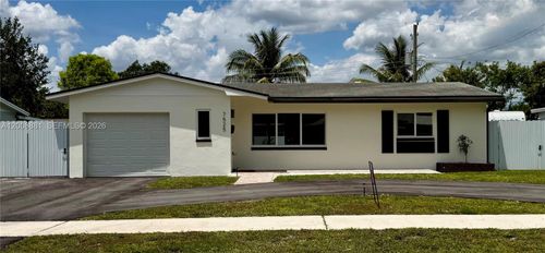 7525 Garfield St, Hollywood, FL, 33024-5327 | Card Image