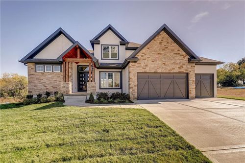 4005 Ne Apple Grove Drive, Lee's Summit, MO, 64064 | Card Image