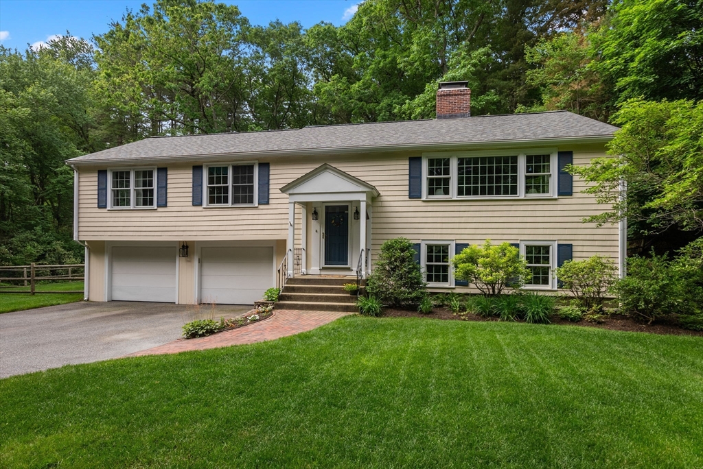 April Ln, Weston, MA 02493